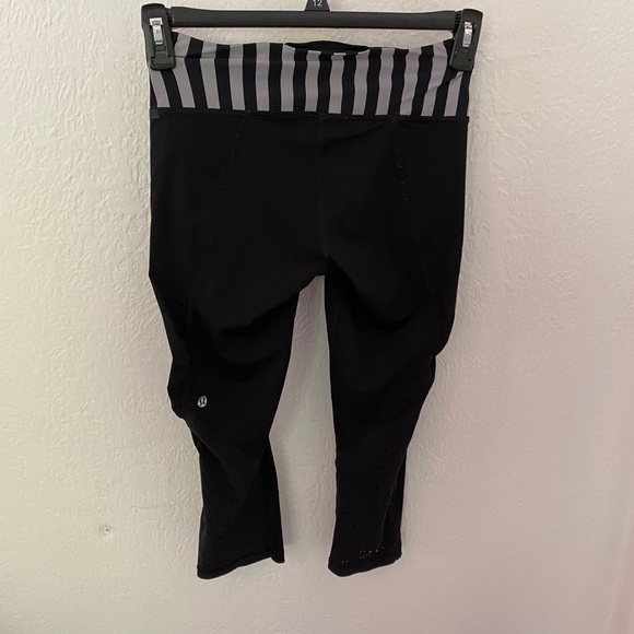 Lululemon crop leggings - Picture 3 of 7